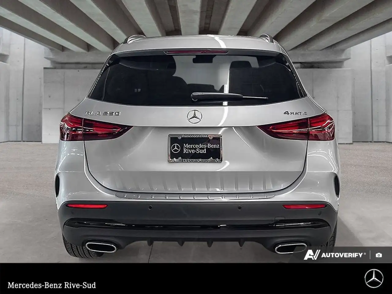 Mercedes-Benz GLA снимка Mercedes-Benz GLA