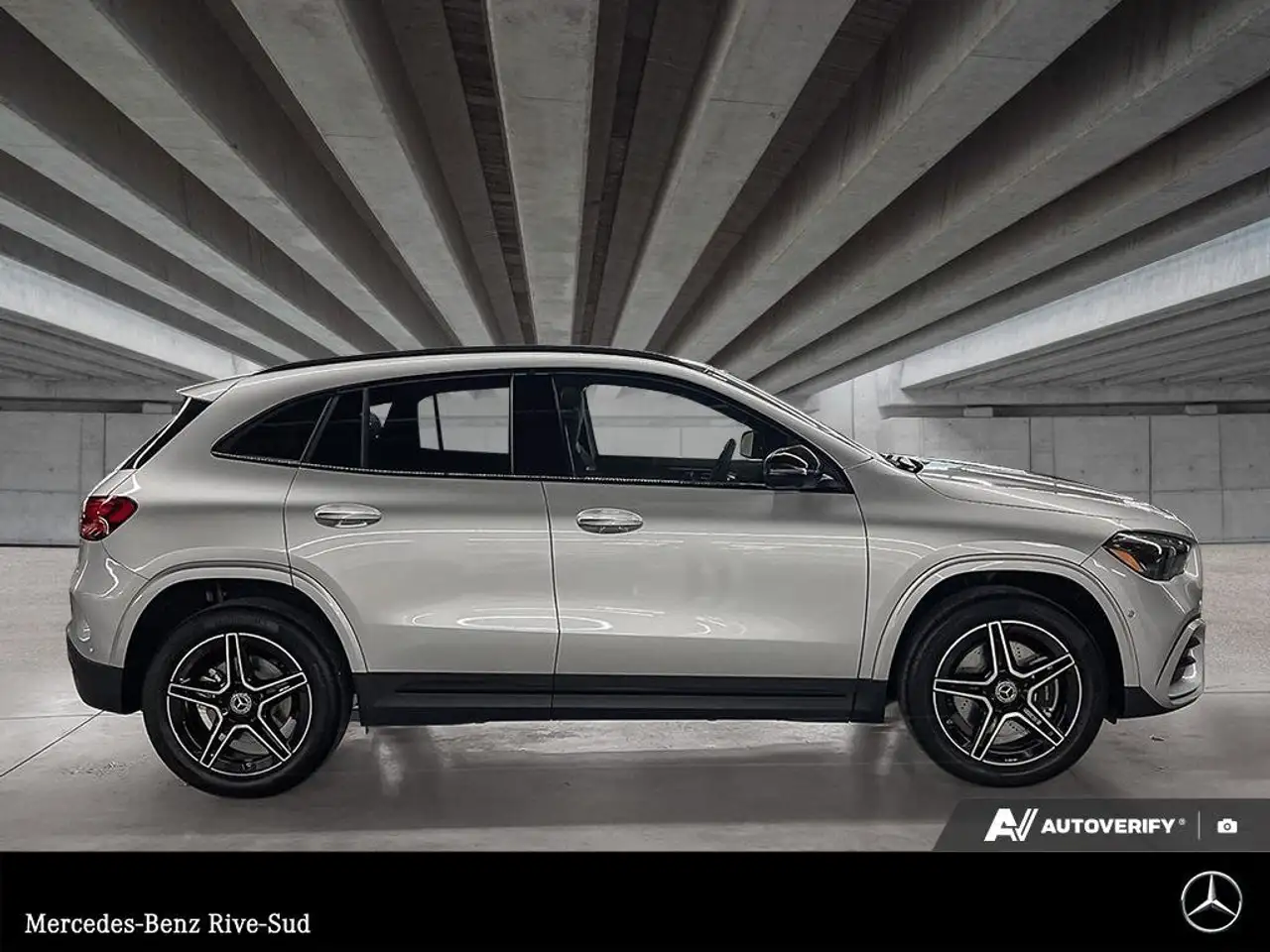 Mercedes-Benz GLA снимка Mercedes-Benz GLA