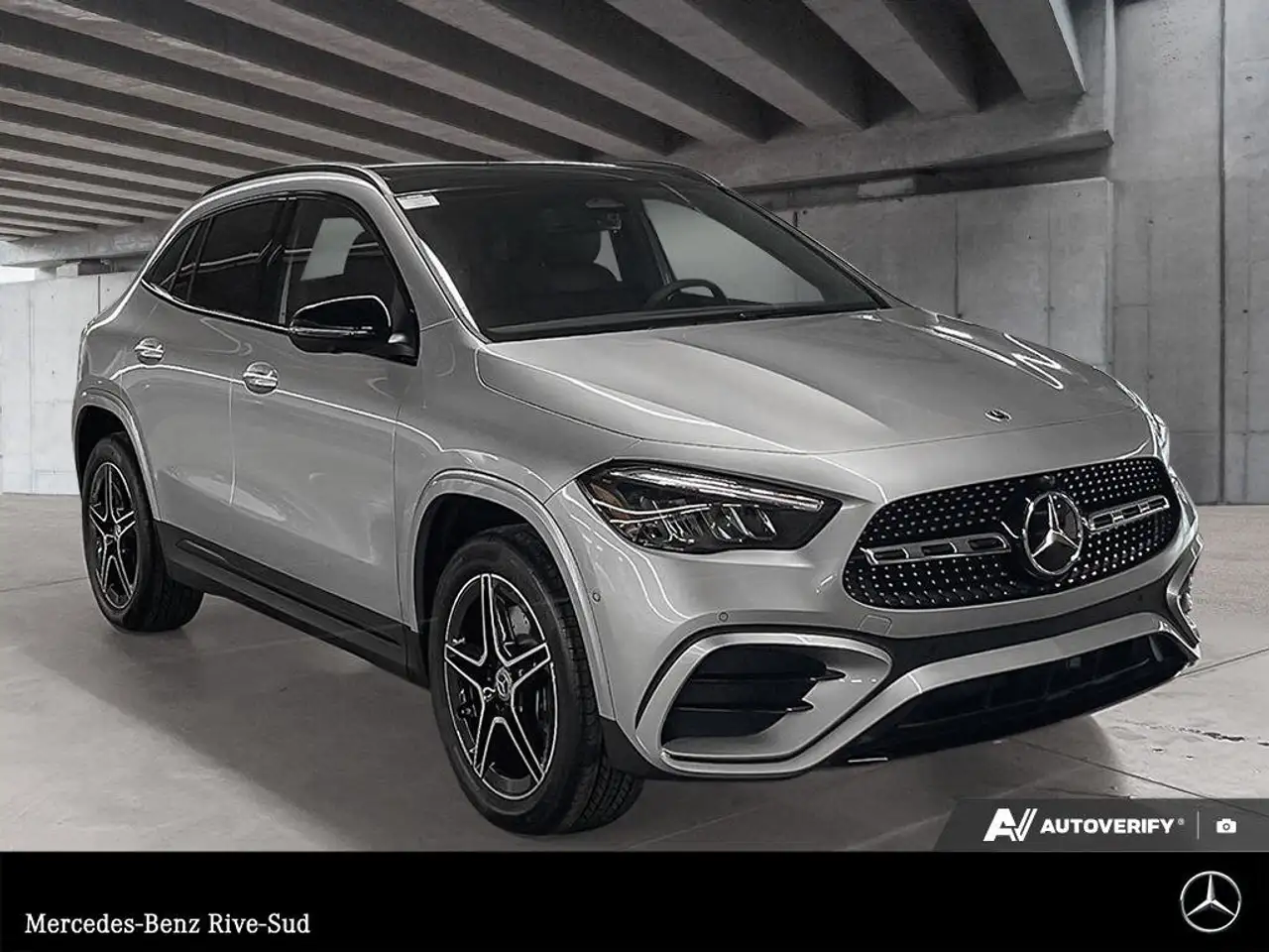 Mercedes-Benz GLA снимка Mercedes-Benz GLA