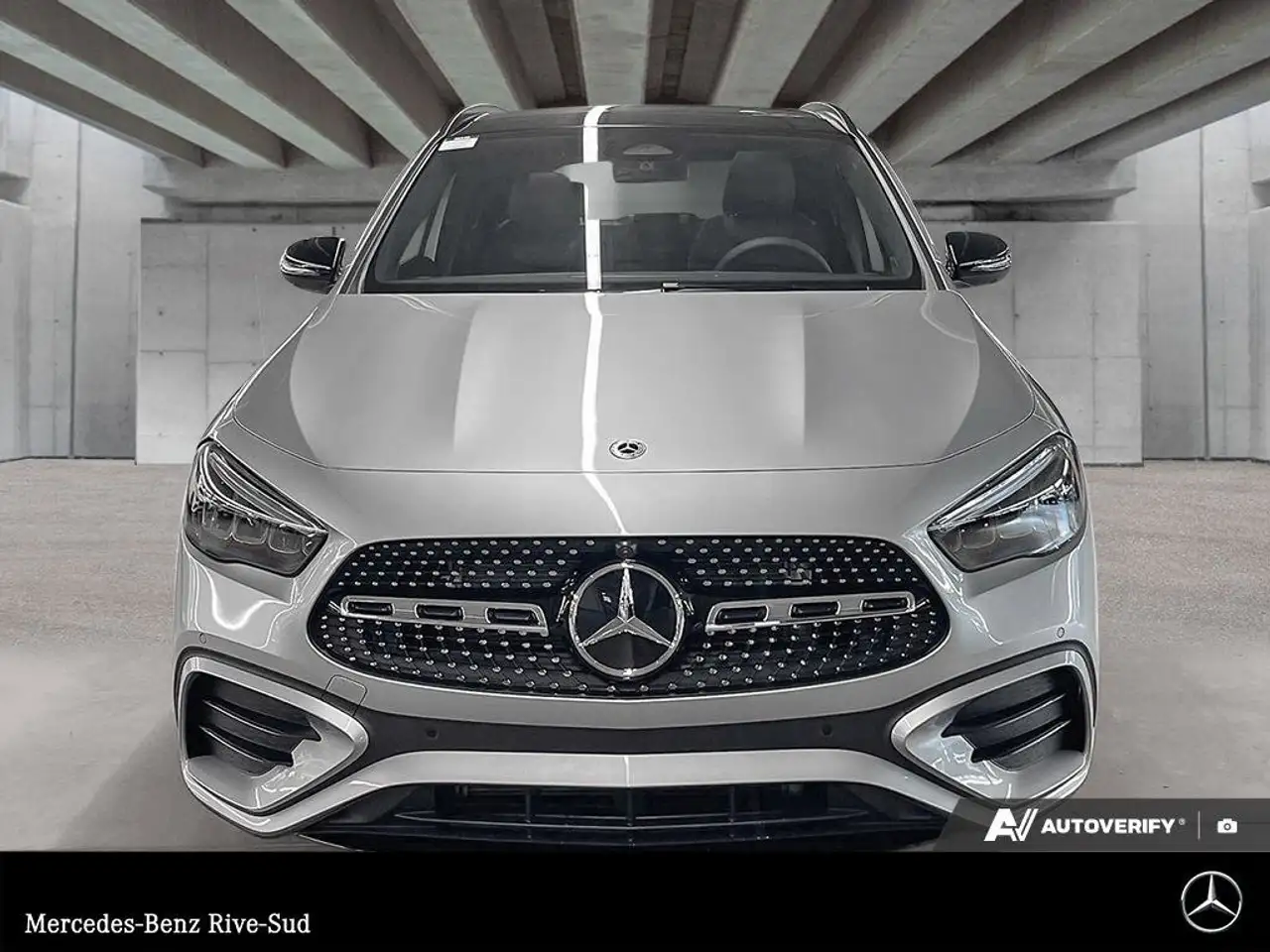 Mercedes-Benz GLA снимка Mercedes-Benz GLA