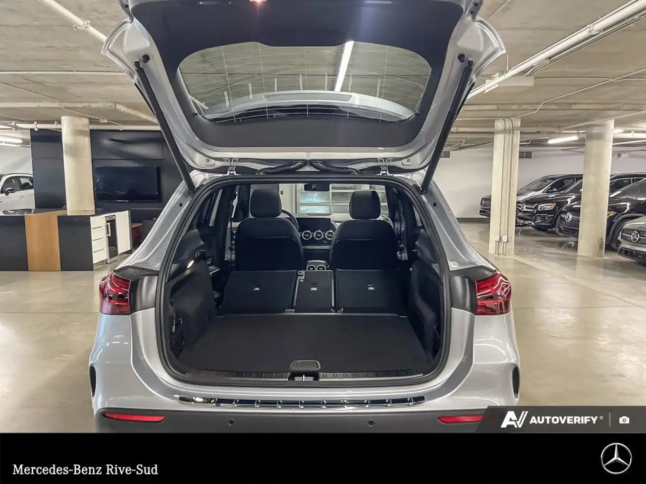 Mercedes-Benz GLA снимка Mercedes-Benz GLA