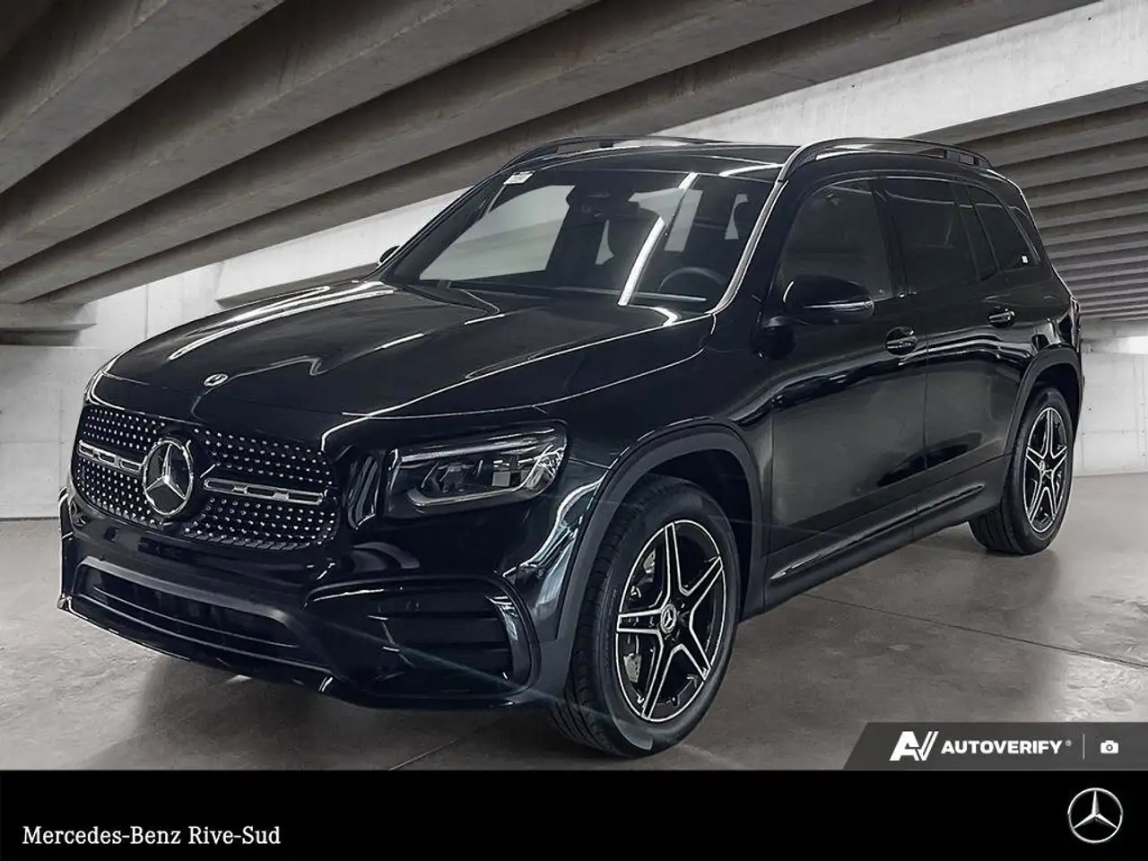 Mercedes-Benz GLB снимка Mercedes-Benz GLB