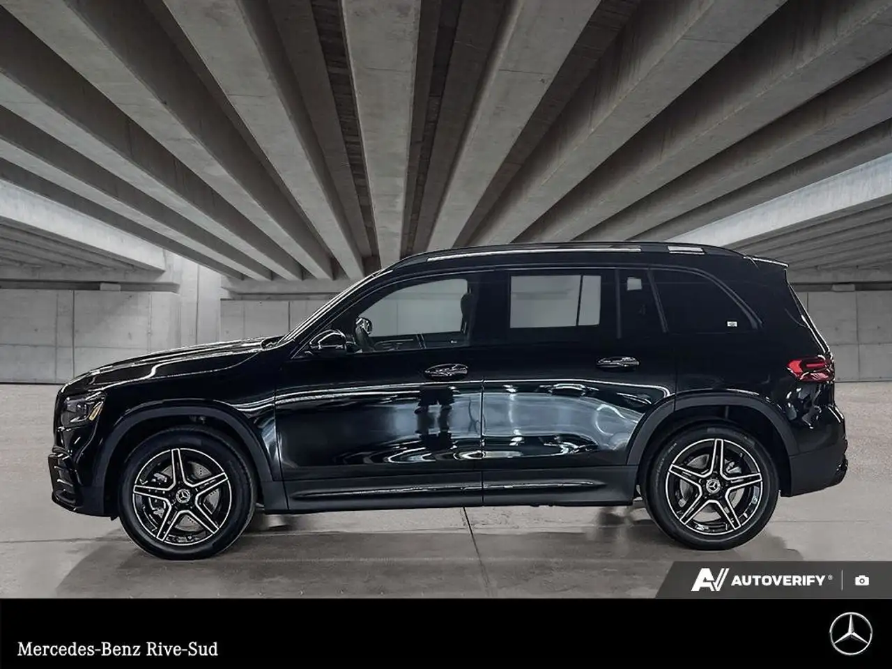 Mercedes-Benz GLB снимка Mercedes-Benz GLB