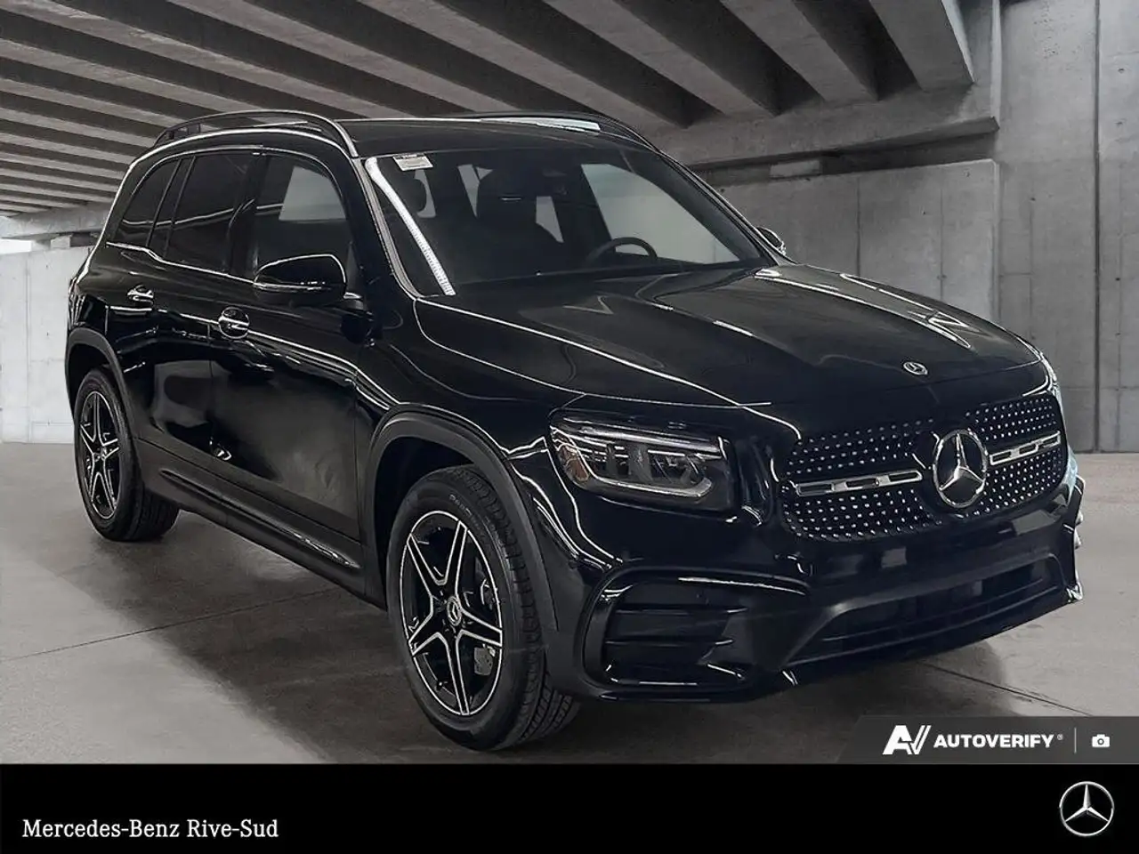 Mercedes-Benz GLB снимка Mercedes-Benz GLB