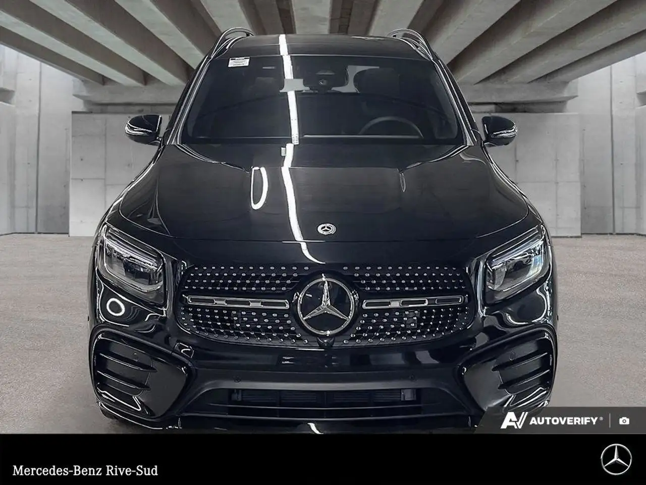 Mercedes-Benz GLB снимка Mercedes-Benz GLB
