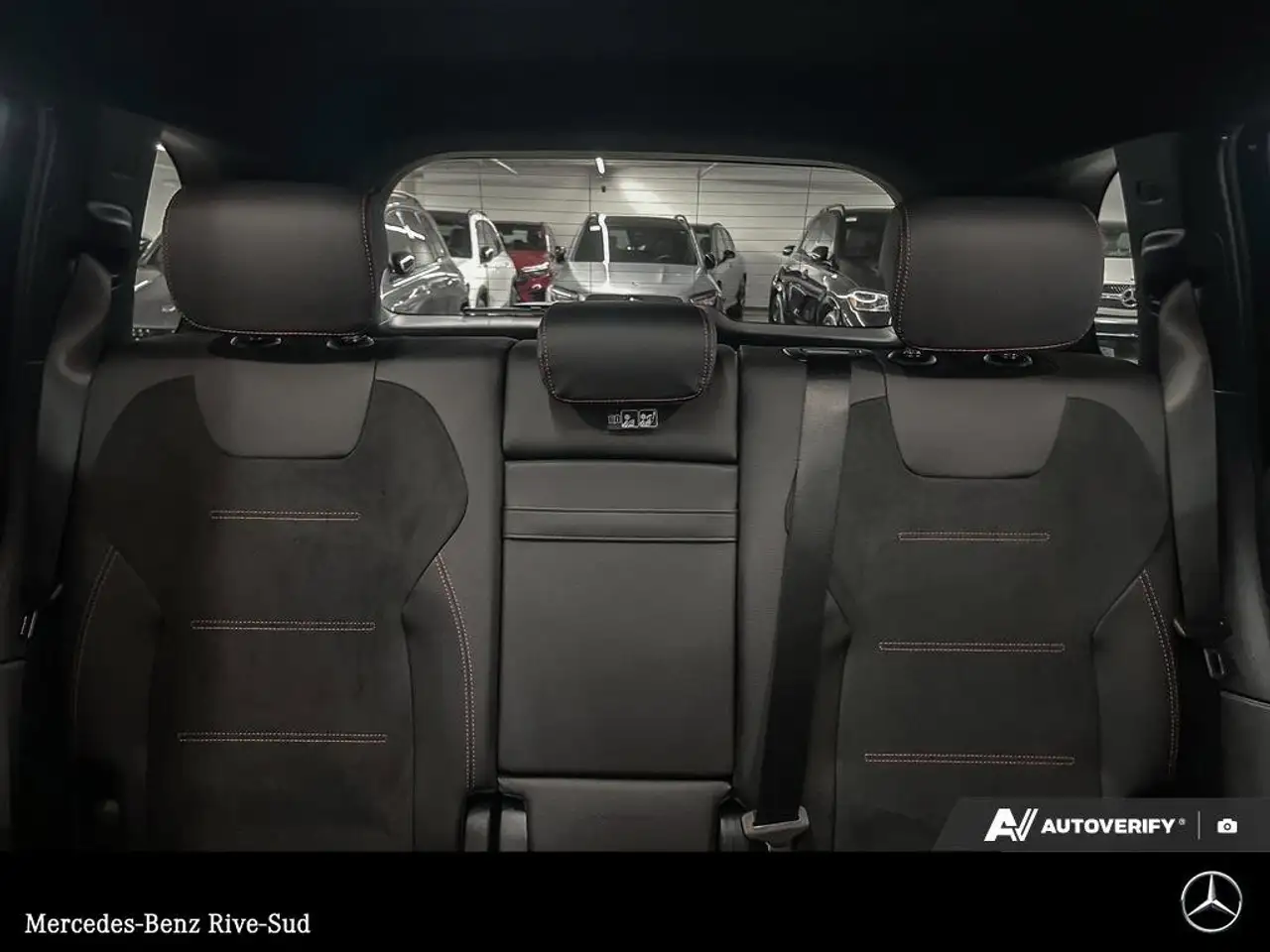 Mercedes-Benz GLB снимка Mercedes-Benz GLB