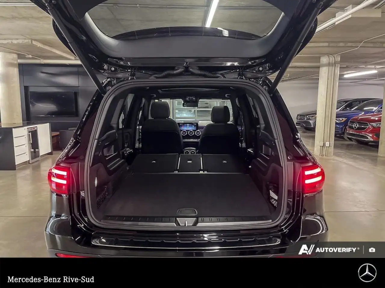 Mercedes-Benz GLB снимка Mercedes-Benz GLB