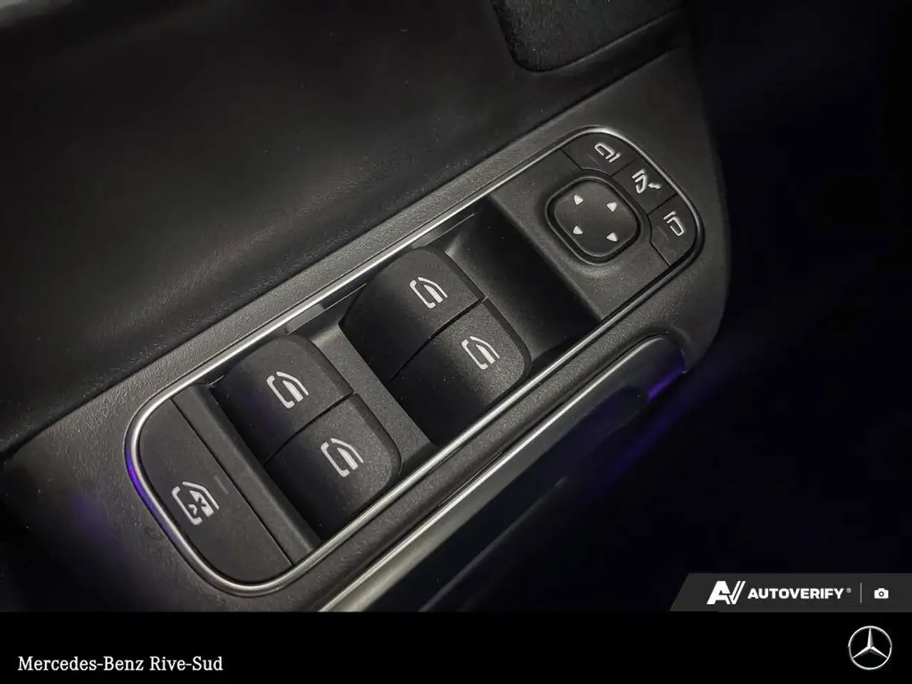 Mercedes-Benz GLB снимка Mercedes-Benz GLB