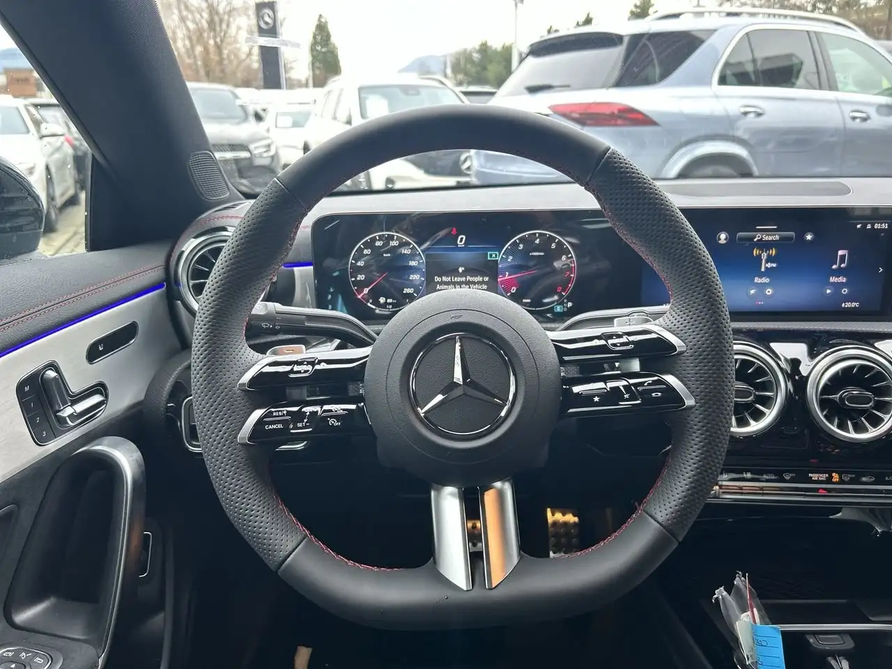 Mercedes-Benz CLA снимка Mercedes-Benz CLA
