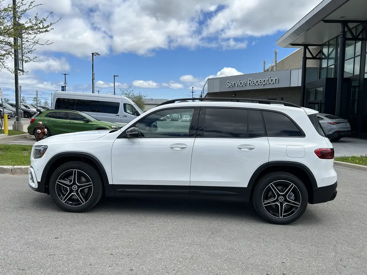 Mercedes-Benz GLB снимка Mercedes-Benz GLB