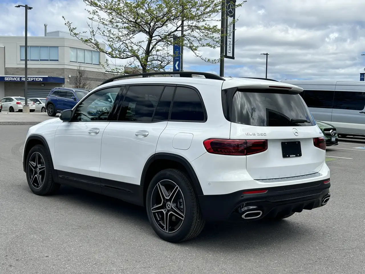 Mercedes-Benz GLB снимка Mercedes-Benz GLB