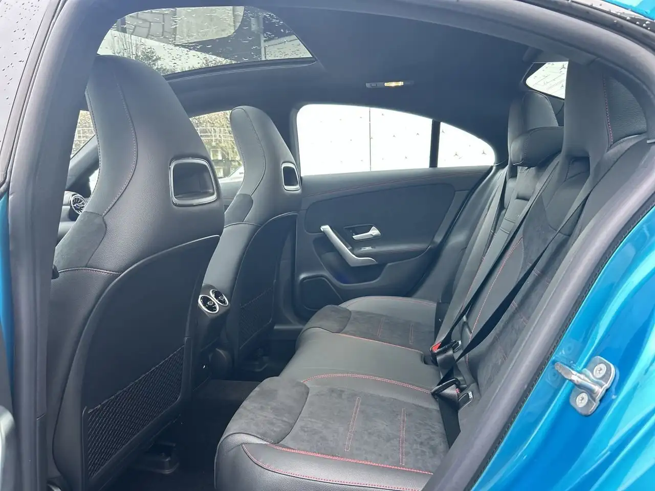 Mercedes-Benz CLA снимка Mercedes-Benz CLA