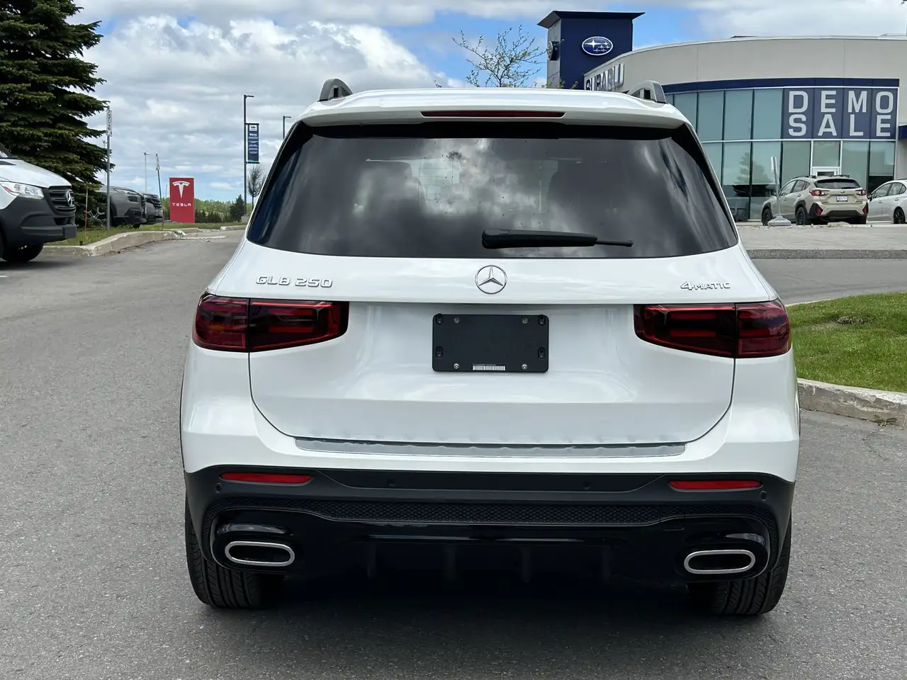 Mercedes-Benz GLB снимка Mercedes-Benz GLB