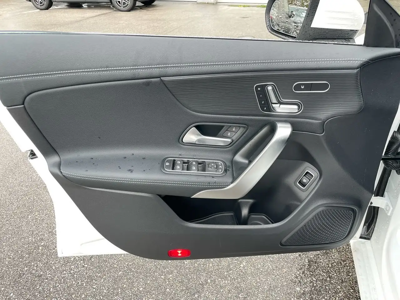 Mercedes-Benz CLA снимка Mercedes-Benz CLA