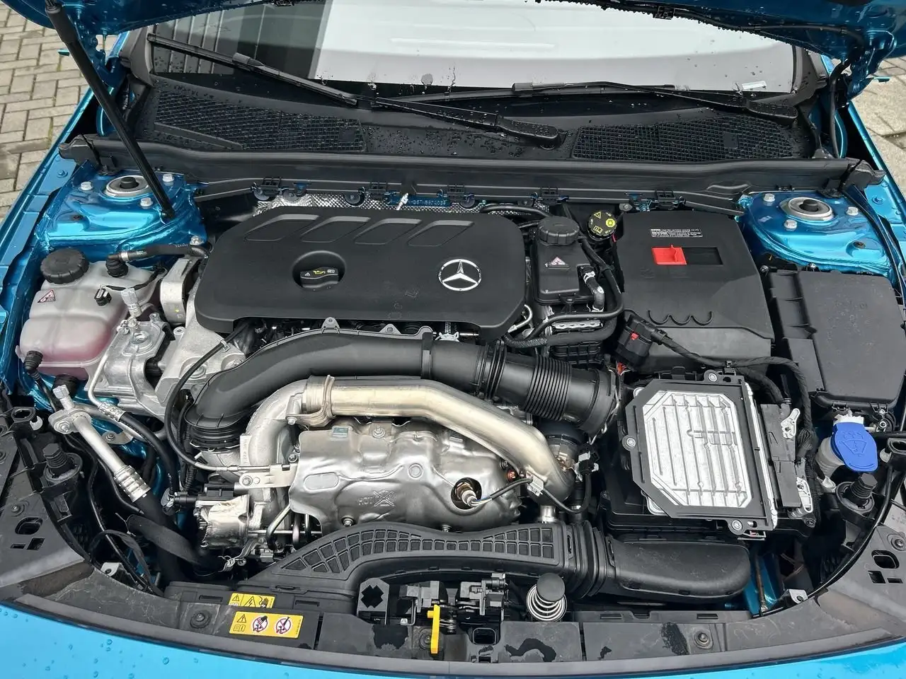 Mercedes-Benz CLA снимка Mercedes-Benz CLA