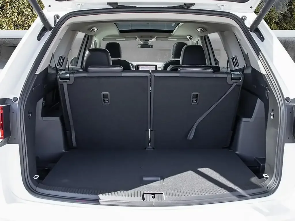 Volkswagen Atlas снимка Volkswagen Atlas