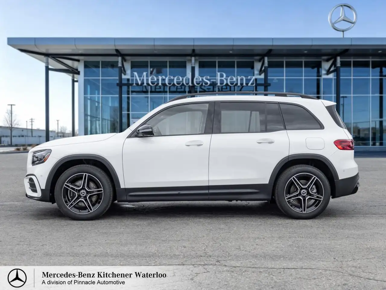 Mercedes-Benz GLB снимка Mercedes-Benz GLB