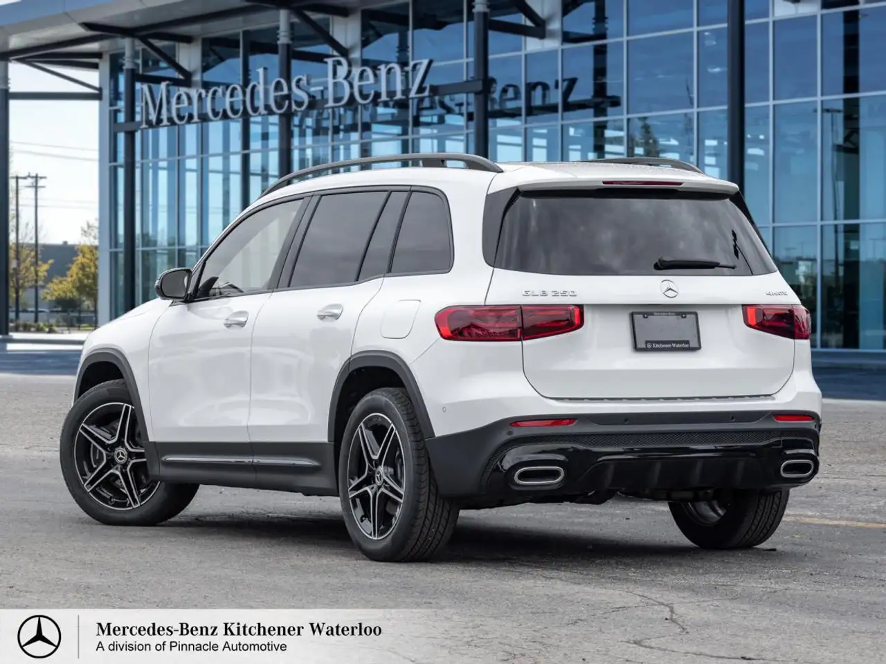 Mercedes-Benz GLB снимка Mercedes-Benz GLB