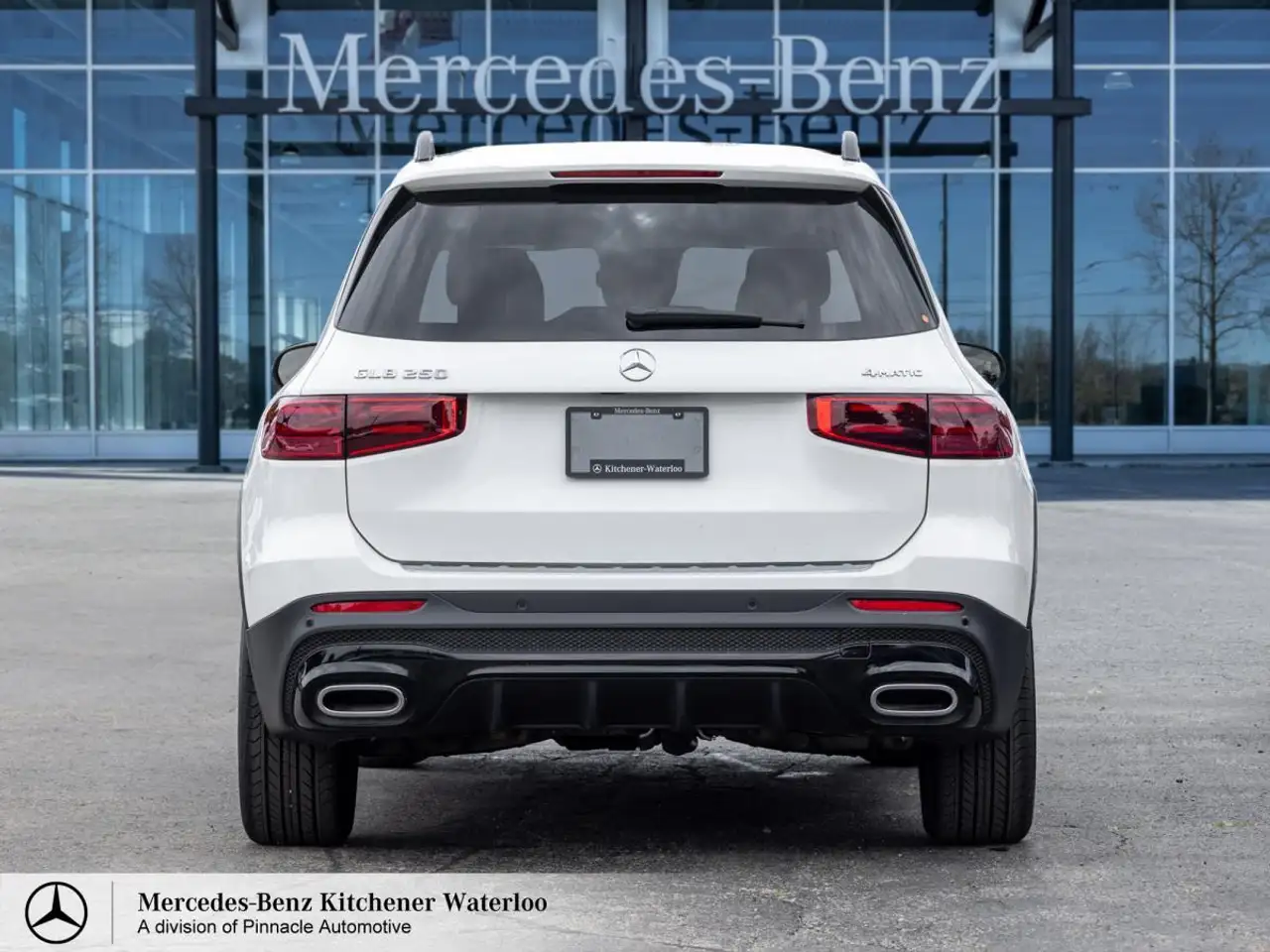 Mercedes-Benz GLB снимка Mercedes-Benz GLB