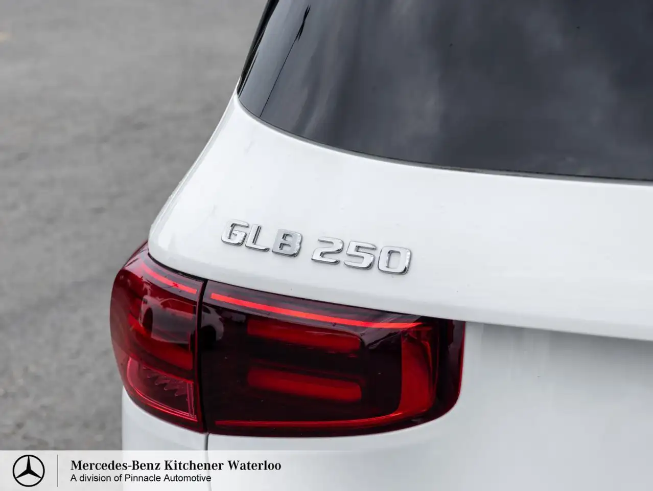 Mercedes-Benz GLB снимка Mercedes-Benz GLB