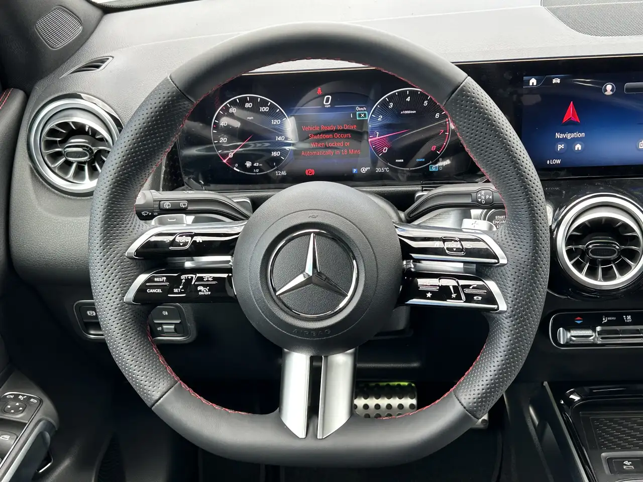 Mercedes-Benz GLB снимка Mercedes-Benz GLB