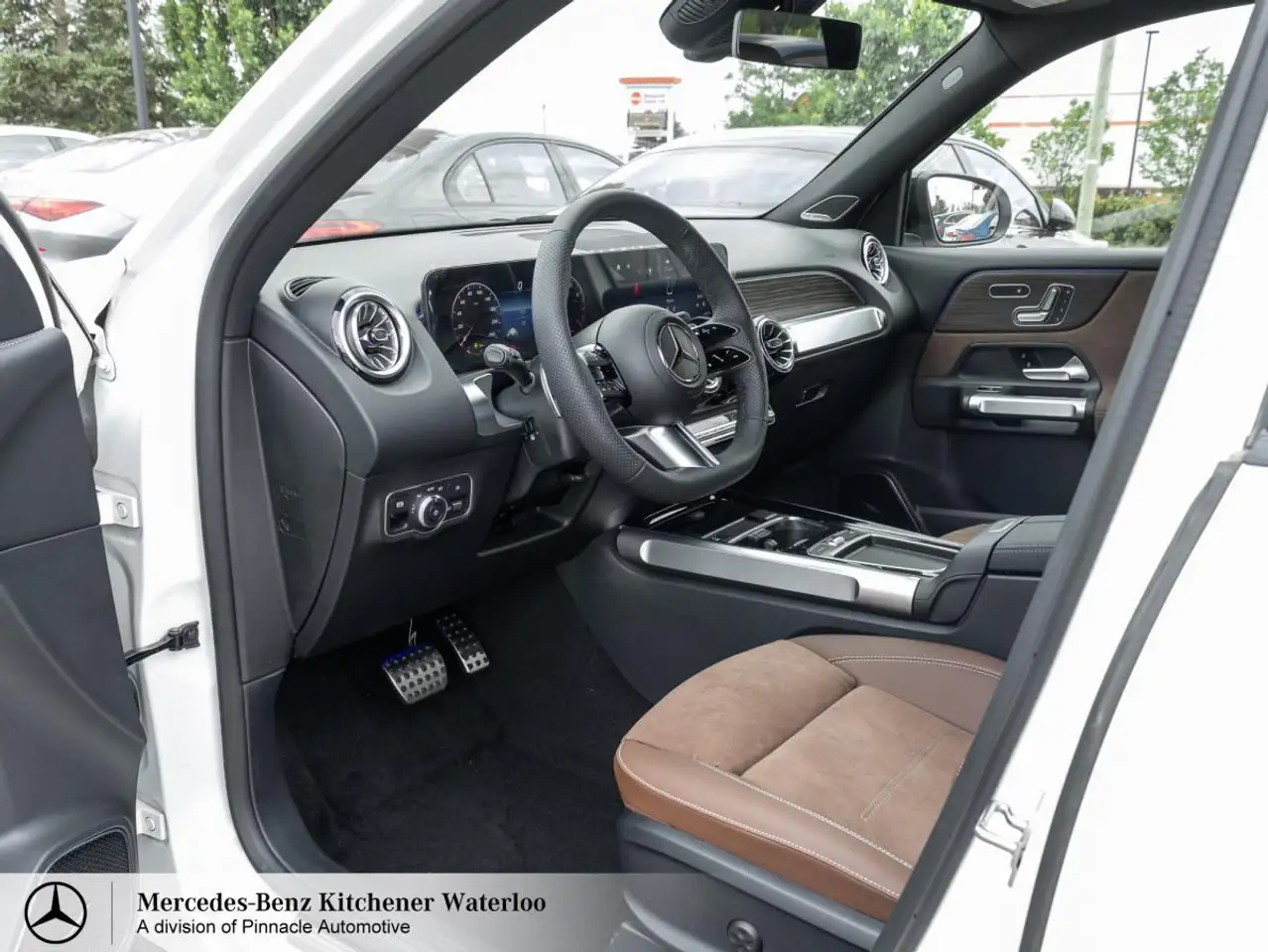 Mercedes-Benz GLB снимка Mercedes-Benz GLB