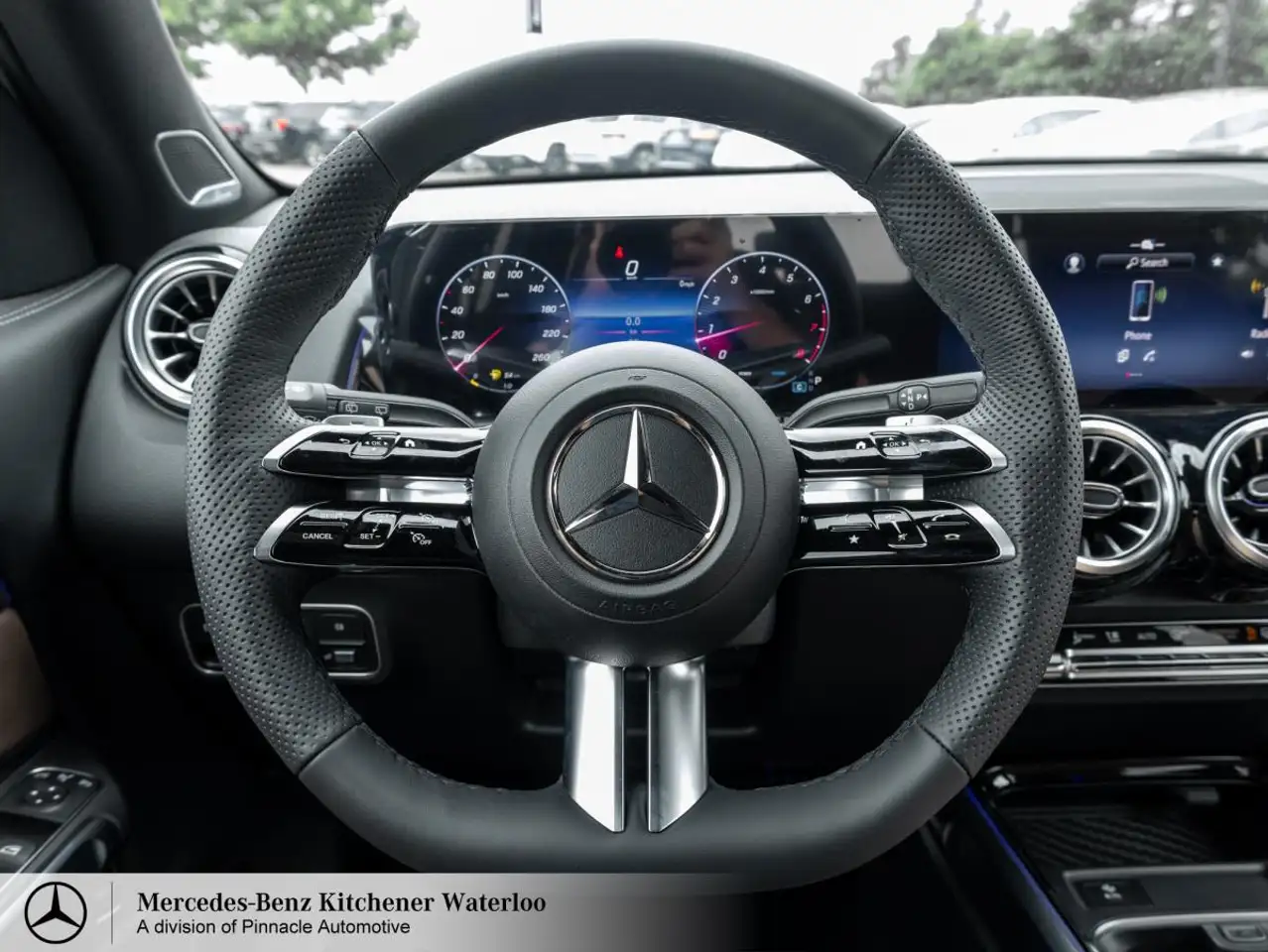 Mercedes-Benz GLB снимка Mercedes-Benz GLB
