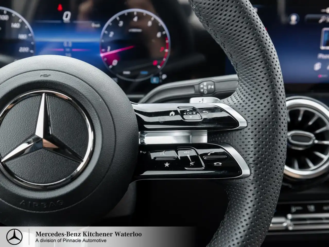 Mercedes-Benz GLB снимка Mercedes-Benz GLB