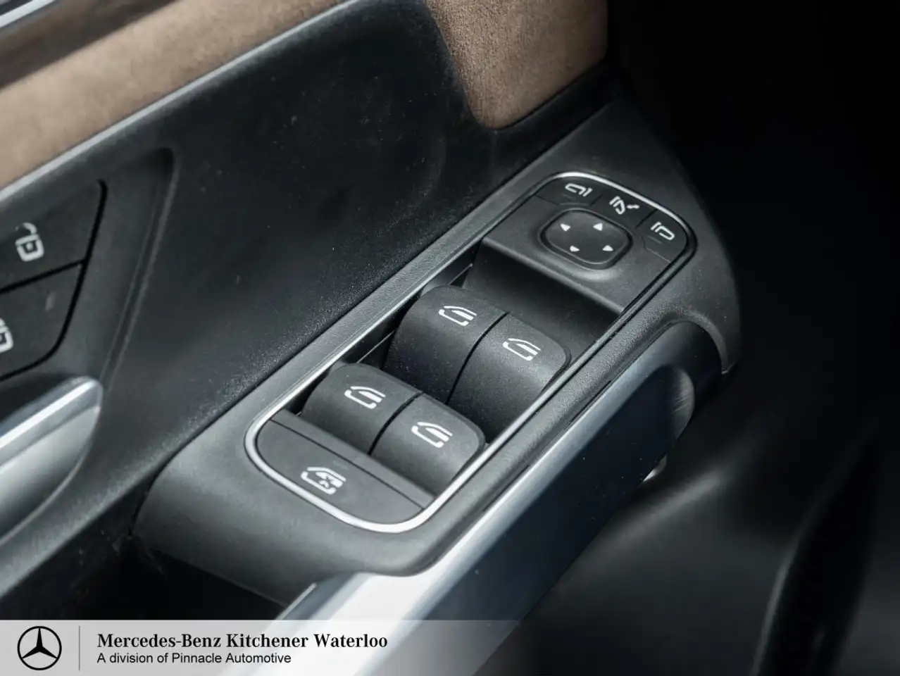 Mercedes-Benz GLB снимка Mercedes-Benz GLB