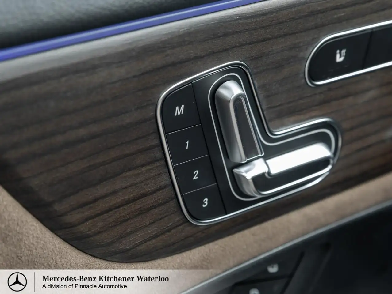 Mercedes-Benz GLB снимка Mercedes-Benz GLB
