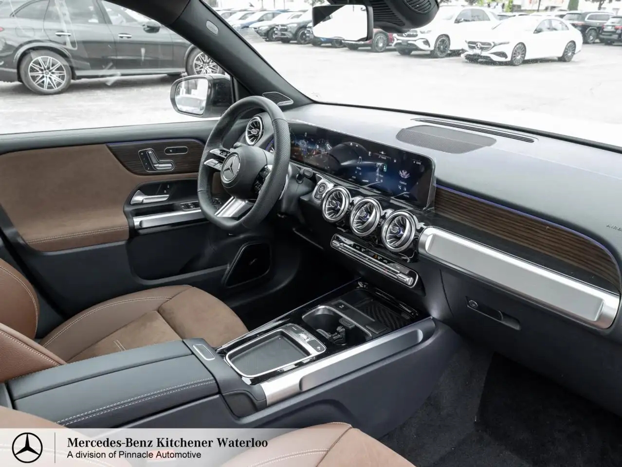 Mercedes-Benz GLB снимка Mercedes-Benz GLB