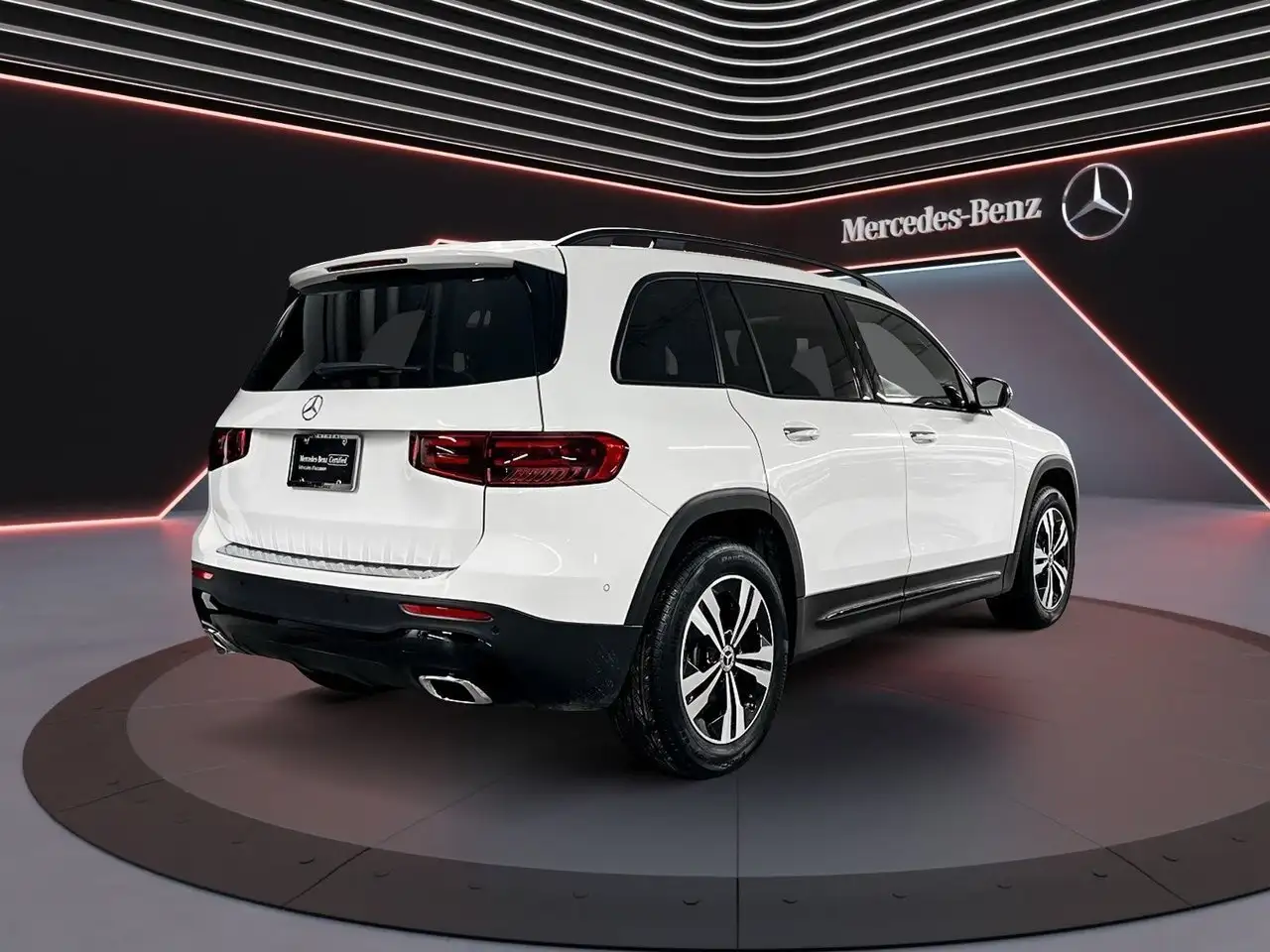 Mercedes-Benz GLB снимка Mercedes-Benz GLB