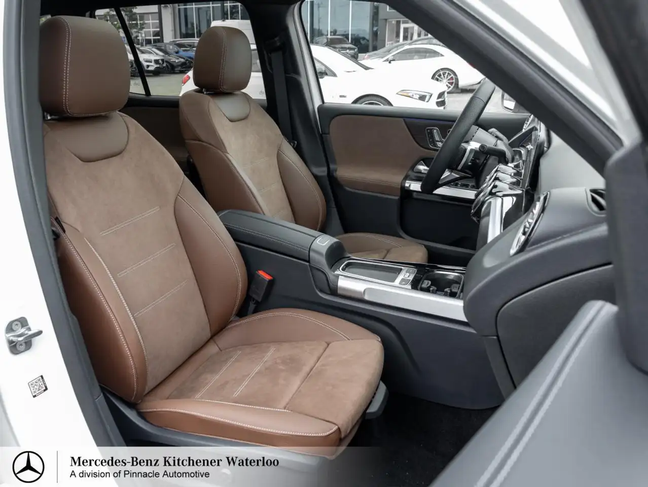 Mercedes-Benz GLB снимка Mercedes-Benz GLB