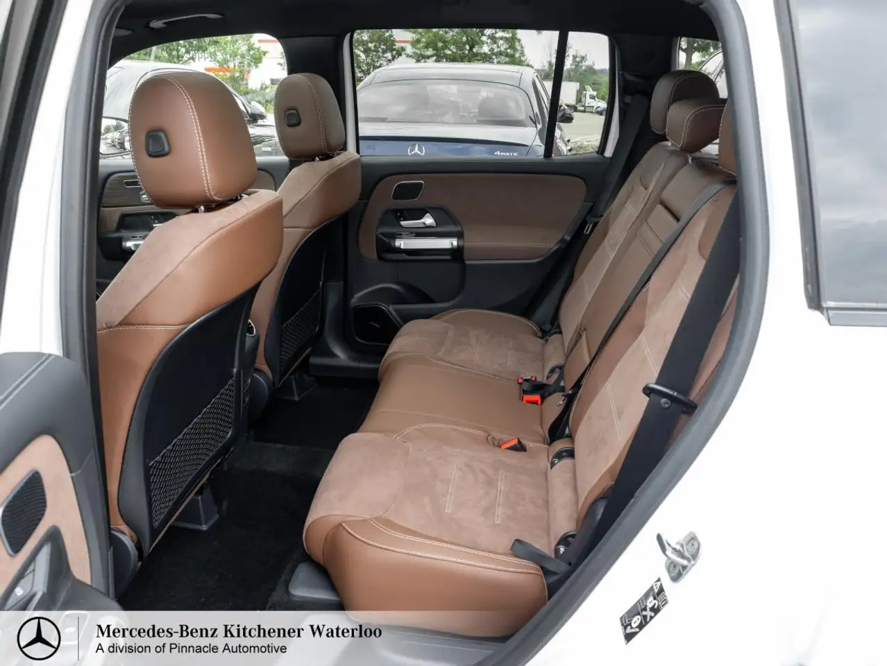 Mercedes-Benz GLB снимка Mercedes-Benz GLB