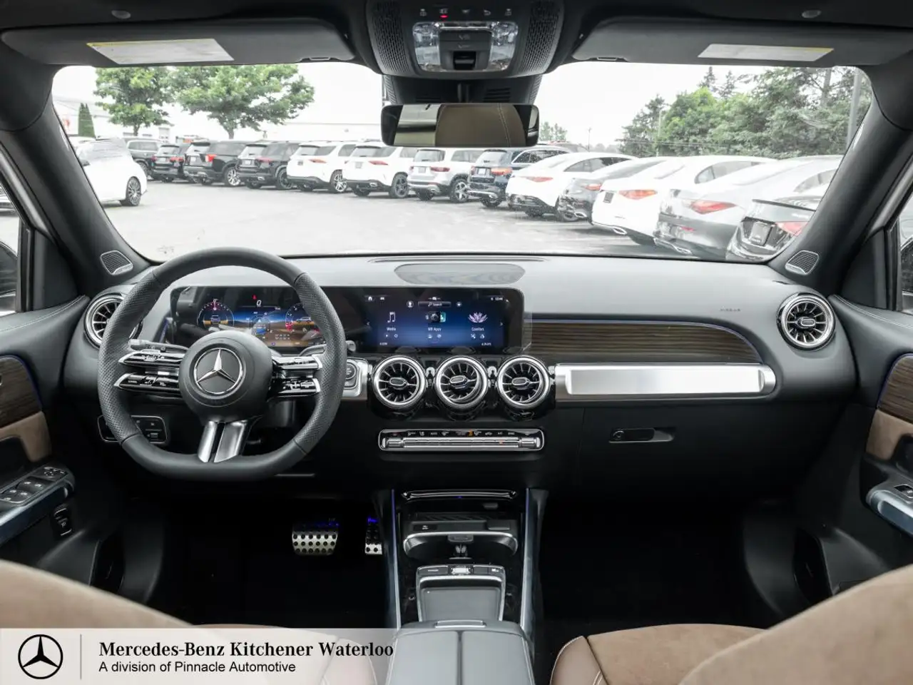 Mercedes-Benz GLB снимка Mercedes-Benz GLB
