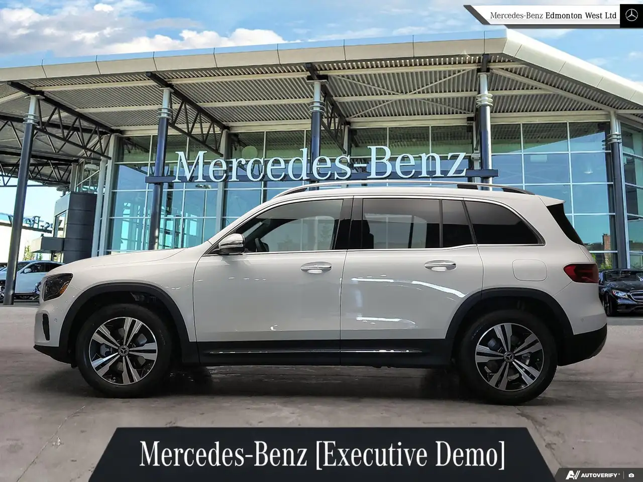Mercedes-Benz GLB снимка Mercedes-Benz GLB