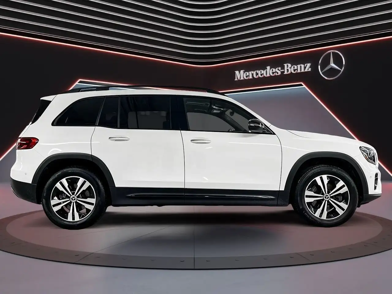 Mercedes-Benz GLB снимка Mercedes-Benz GLB