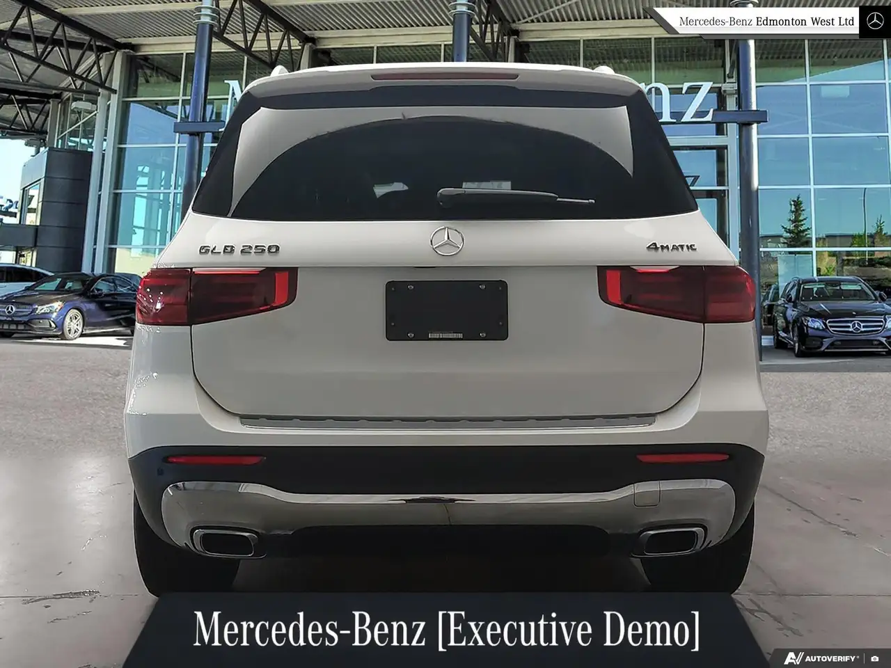 Mercedes-Benz GLB снимка Mercedes-Benz GLB