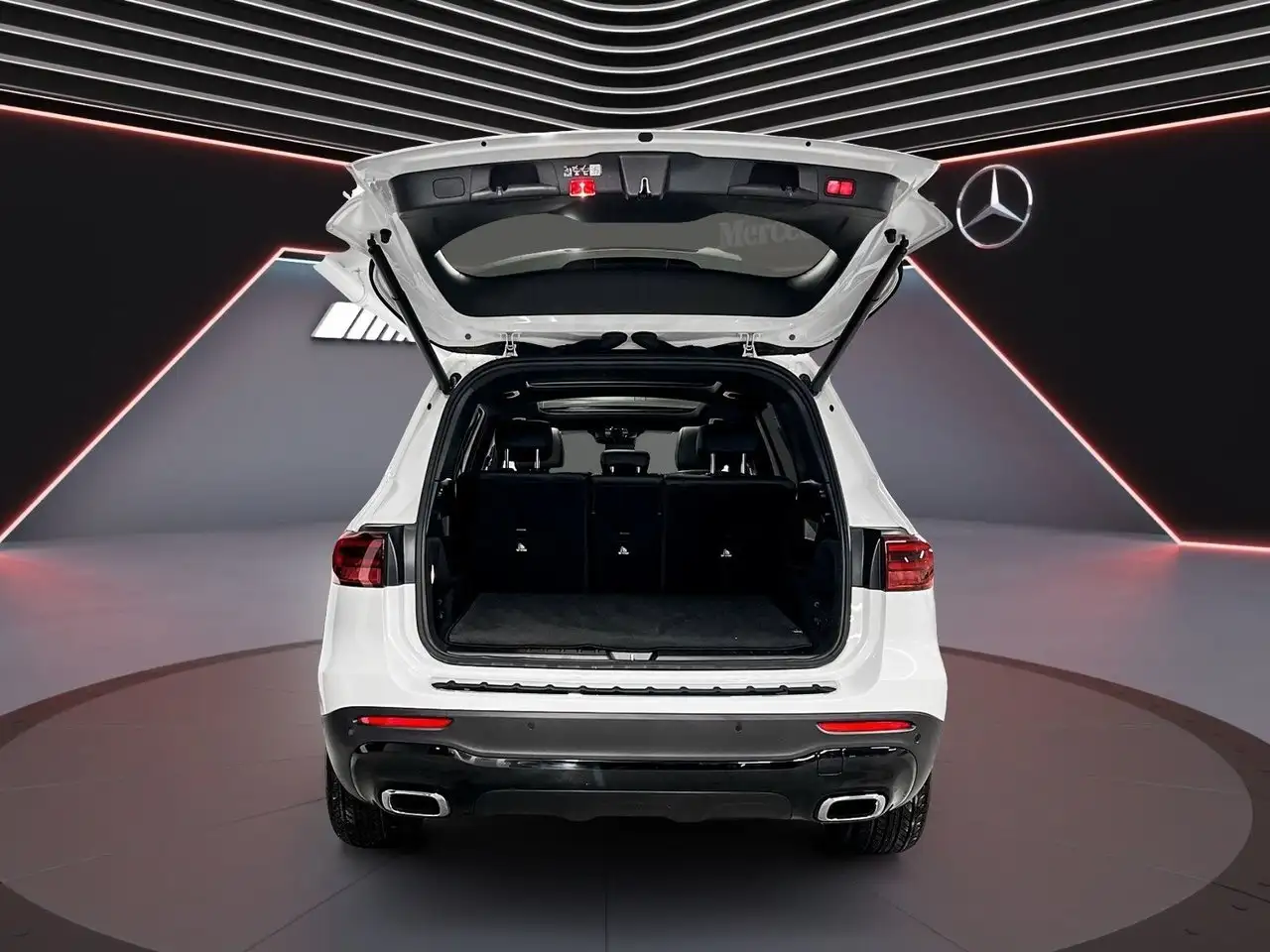 Mercedes-Benz GLB снимка Mercedes-Benz GLB