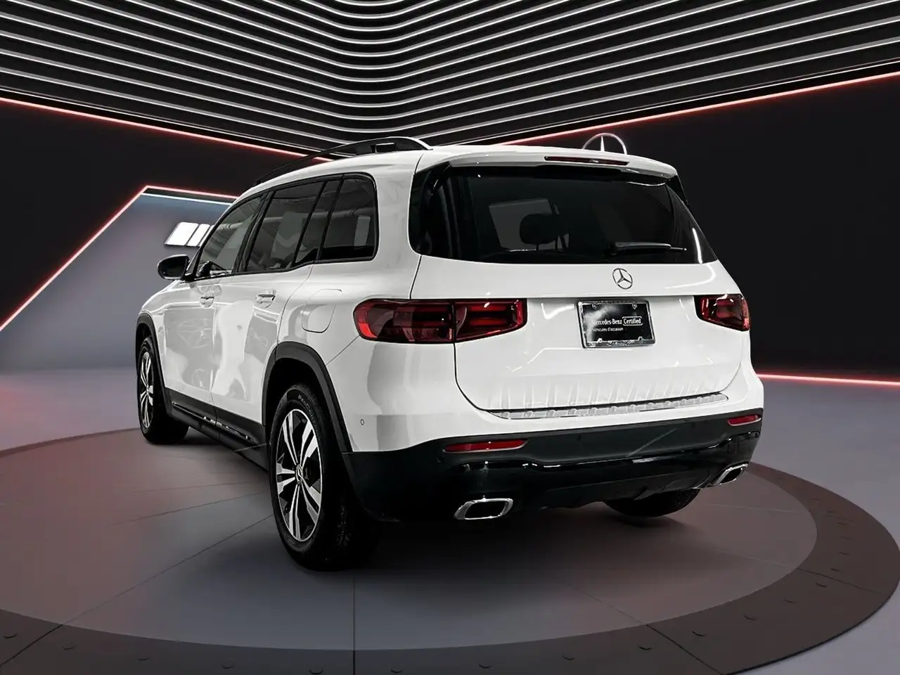 Mercedes-Benz GLB снимка Mercedes-Benz GLB