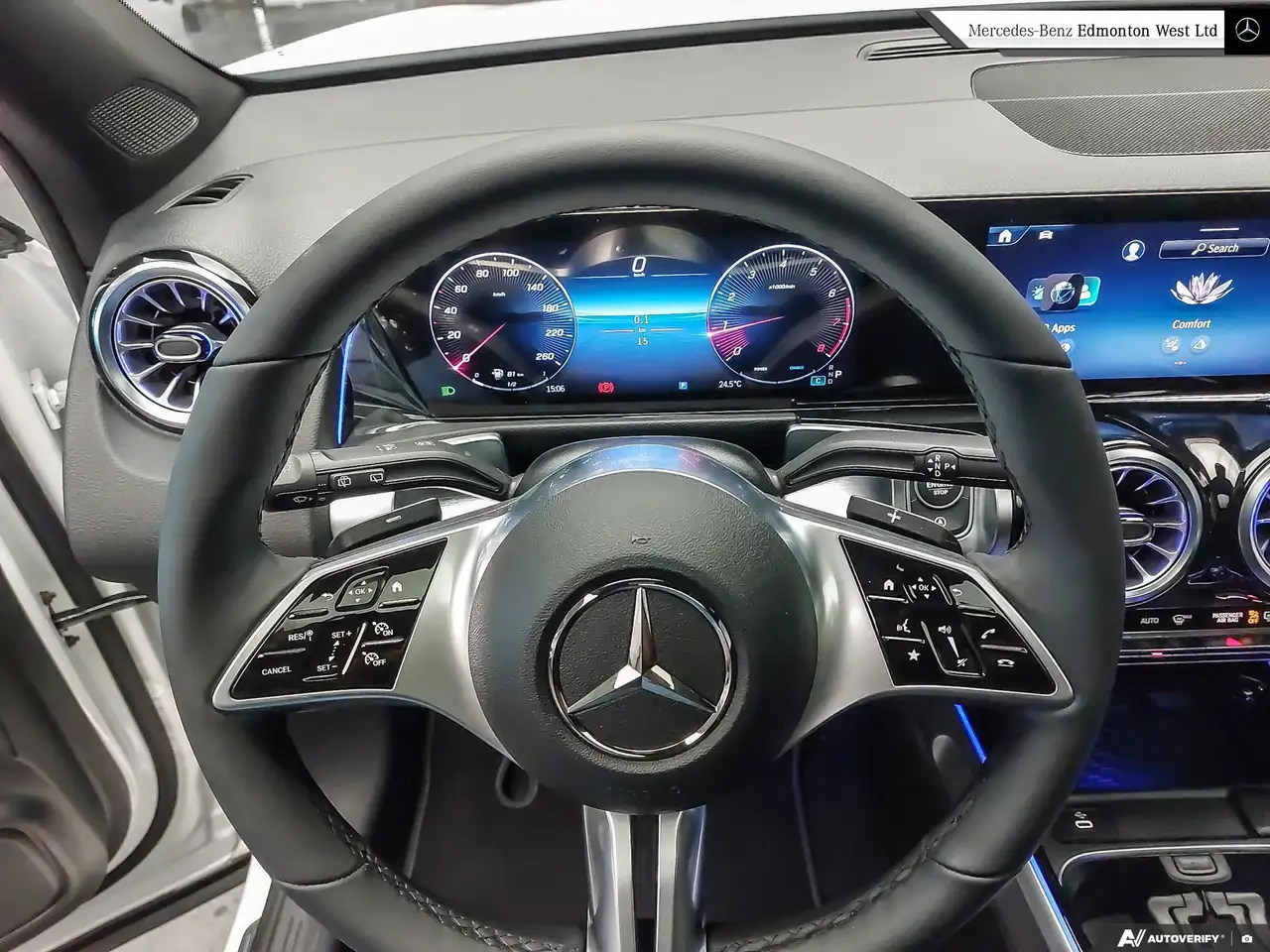 Mercedes-Benz GLB снимка Mercedes-Benz GLB