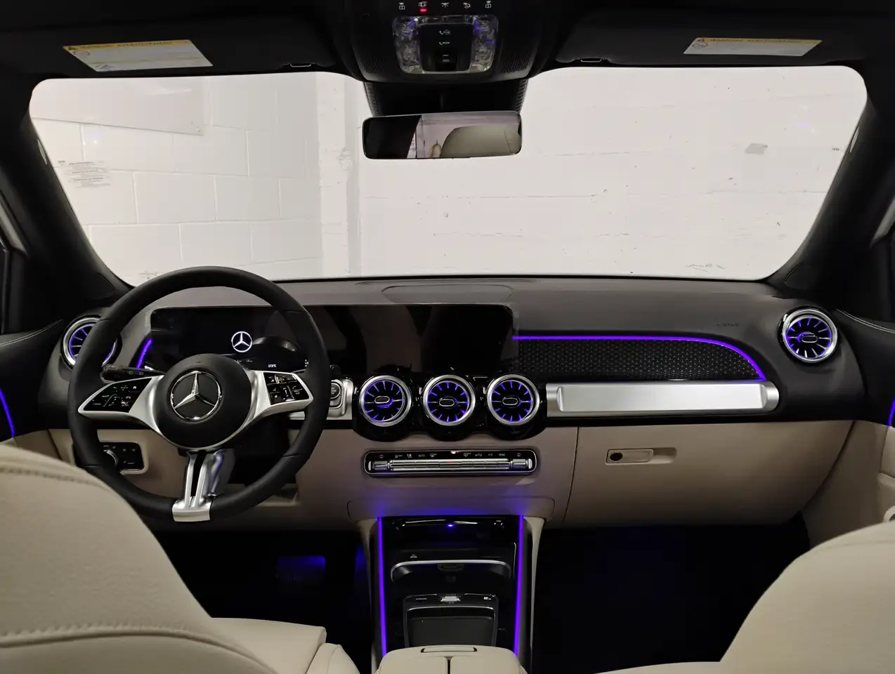 Mercedes-Benz GLB снимка Mercedes-Benz GLB