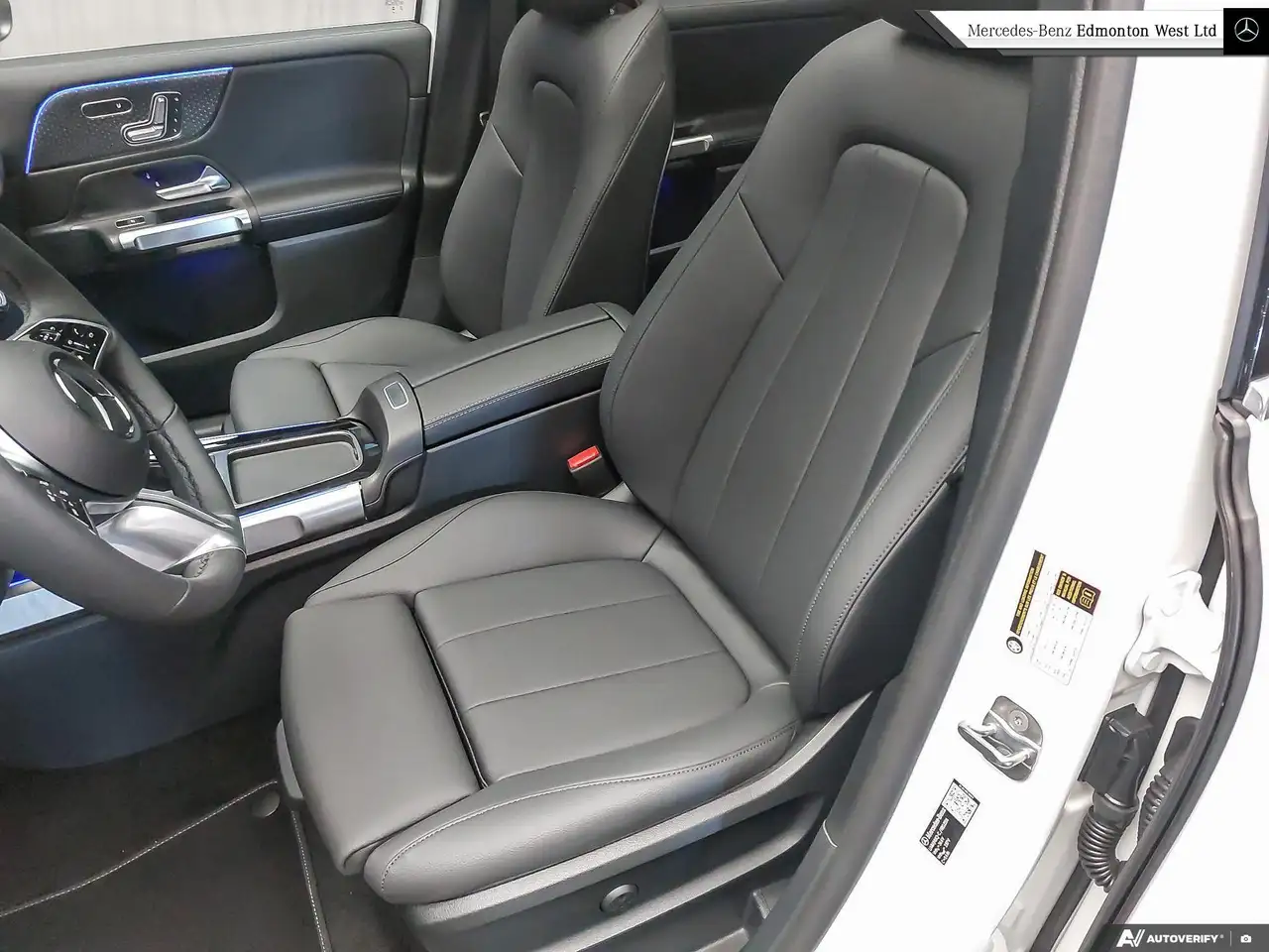 Mercedes-Benz GLB снимка Mercedes-Benz GLB