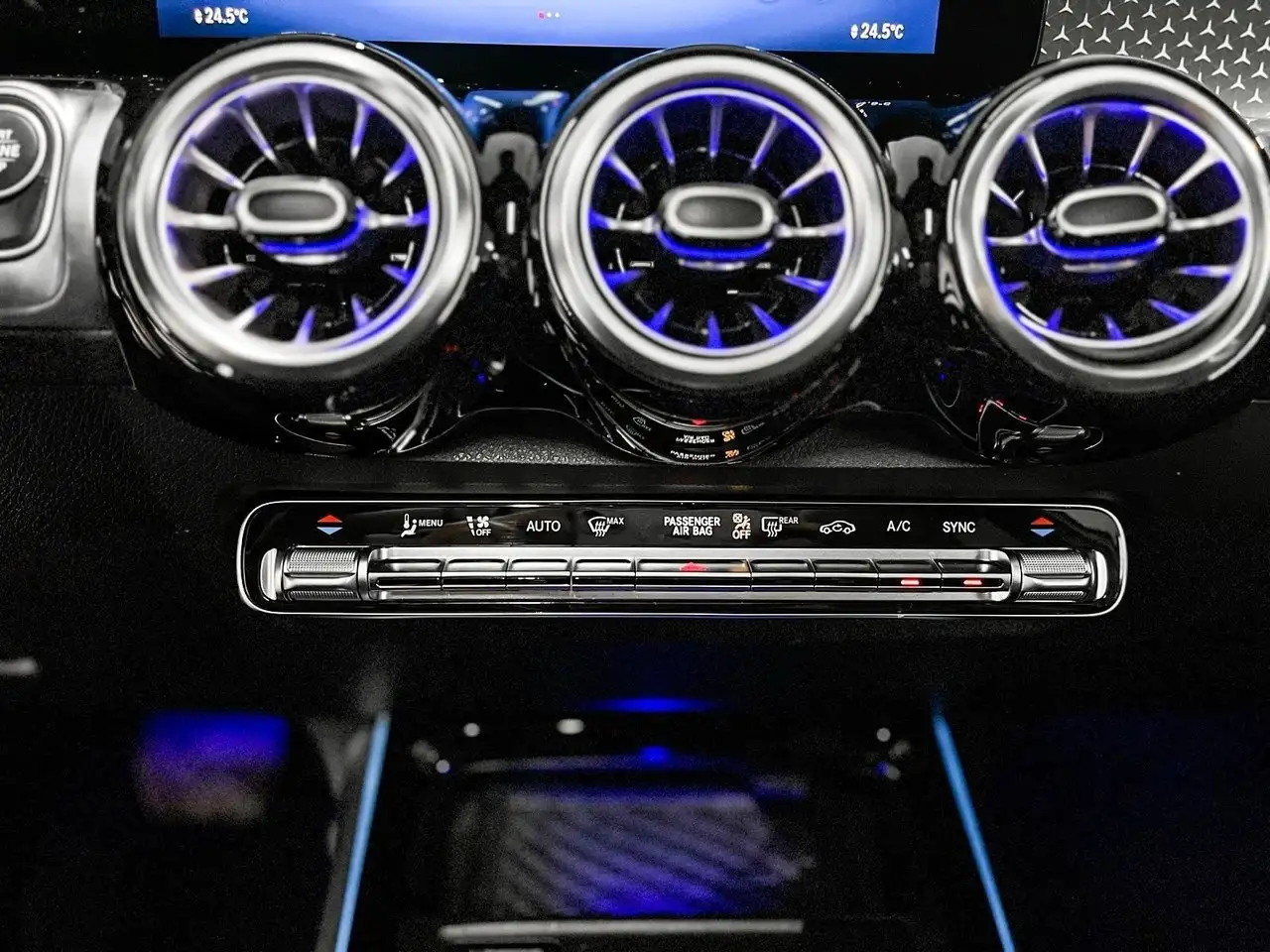 Mercedes-Benz GLB снимка Mercedes-Benz GLB