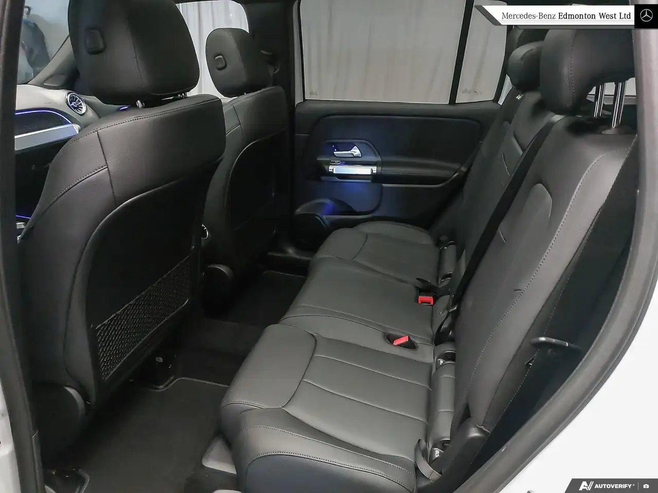 Mercedes-Benz GLB снимка Mercedes-Benz GLB