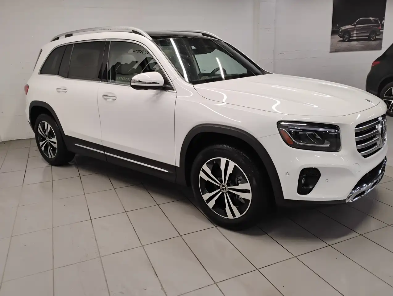 Mercedes-Benz GLB снимка Mercedes-Benz GLB