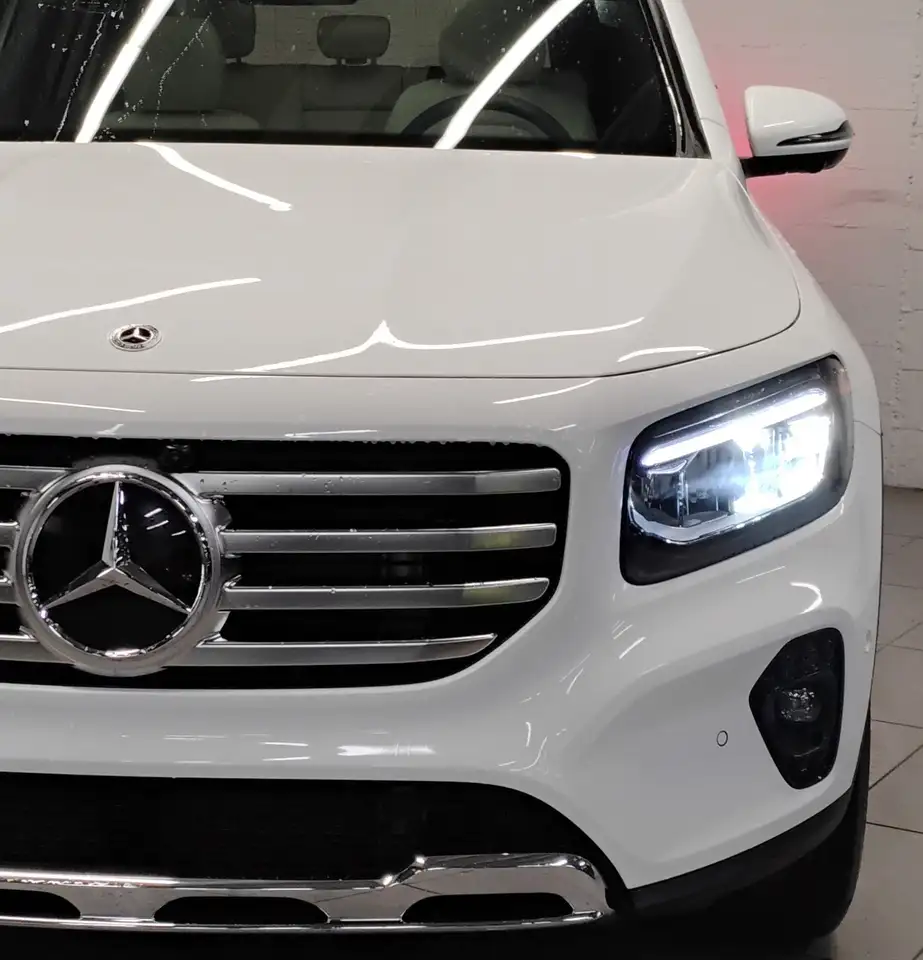 Mercedes-Benz GLB снимка Mercedes-Benz GLB