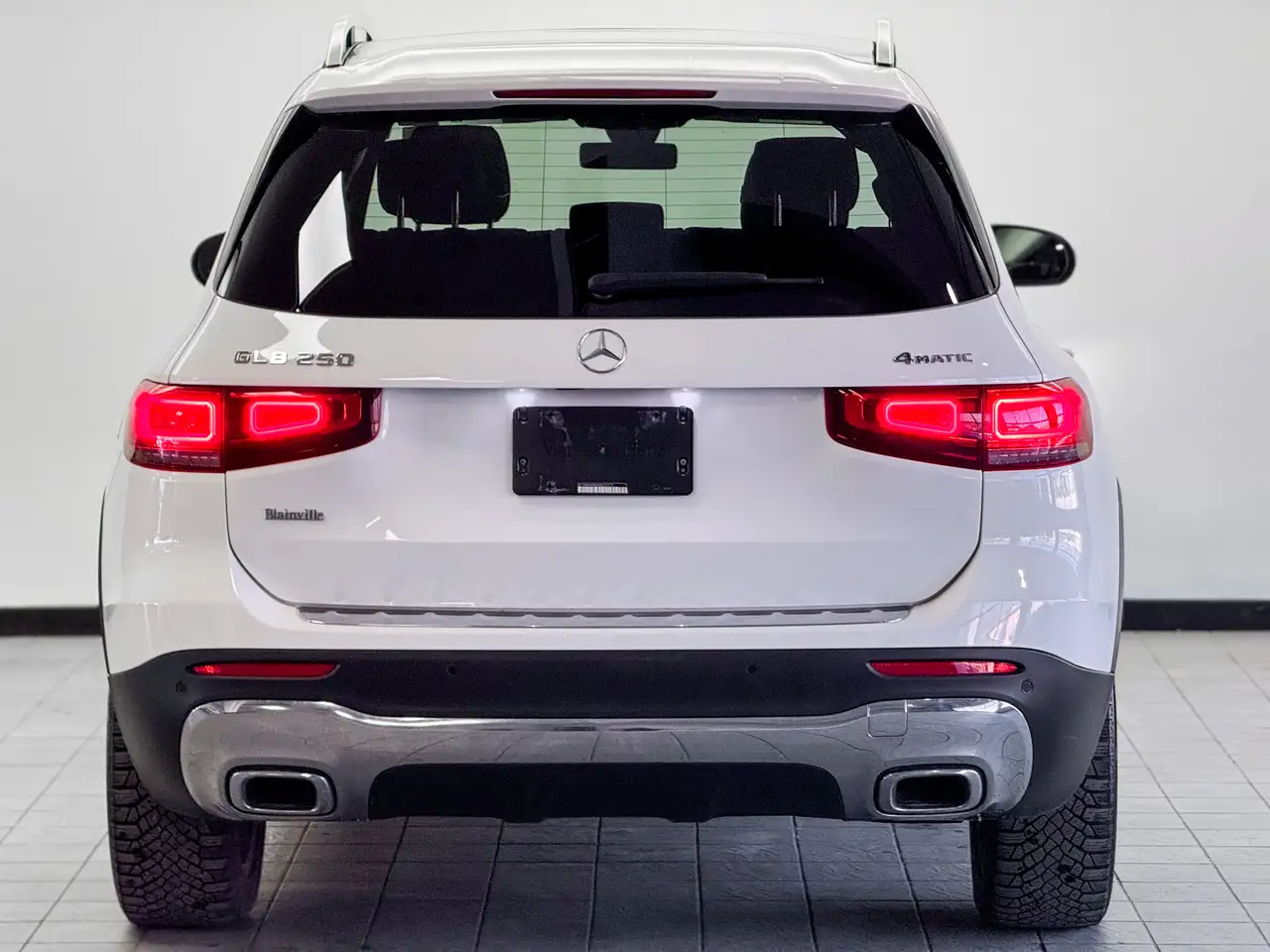 Mercedes-Benz GLB снимка Mercedes-Benz GLB