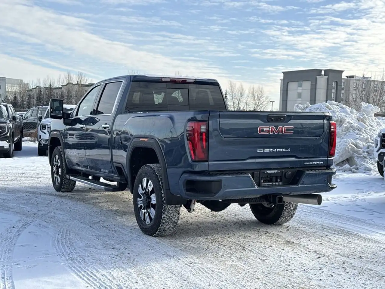 GMC Sierra 3500HD снимка GMC Sierra 3500HD