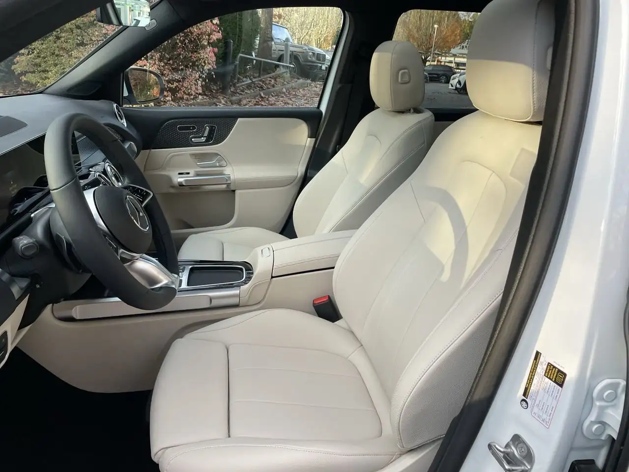 Mercedes-Benz GLB снимка Mercedes-Benz GLB
